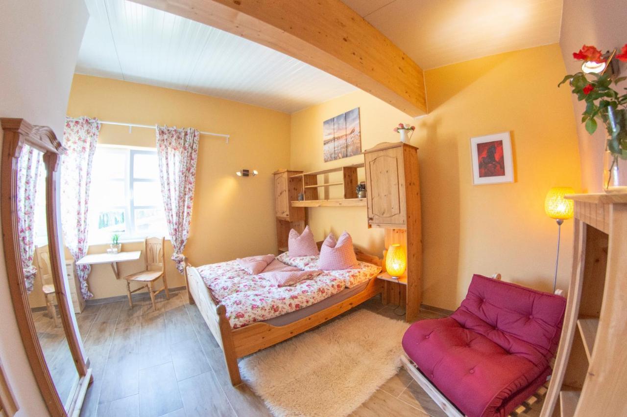 Ranchzimmer Am Hippo-Campus Reit- Und Therapiezentrum Deutsch Haslau Bagian luar foto